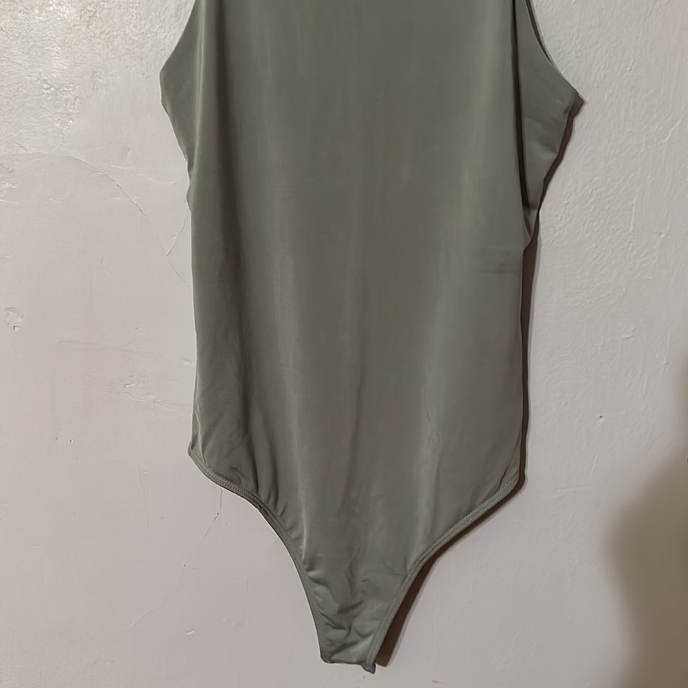 Express Body Contour One Piece - Picture 3 of 8